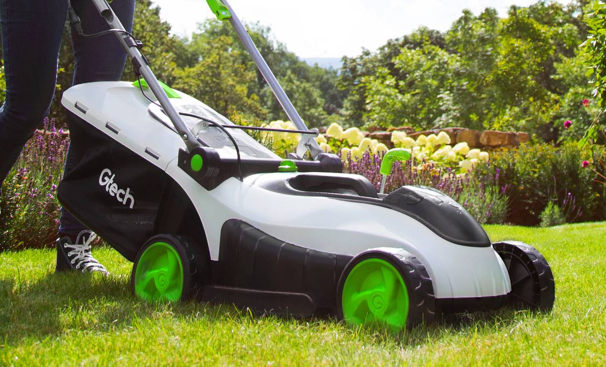 Gtech cordless push lawnmower with grass collection box and adjustable handle