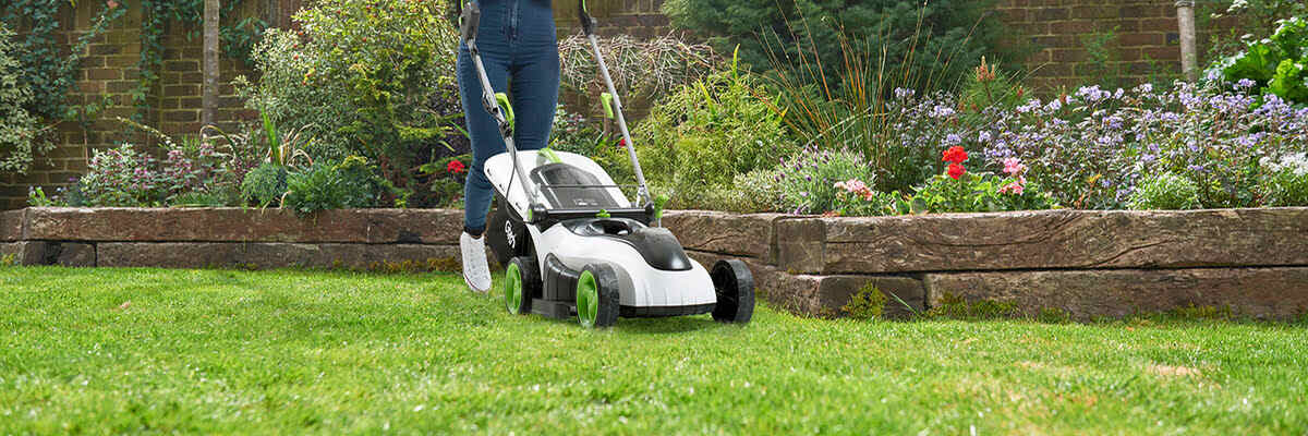 A guide to ‘grasscycling’: Top ways to get rid of grass clippings