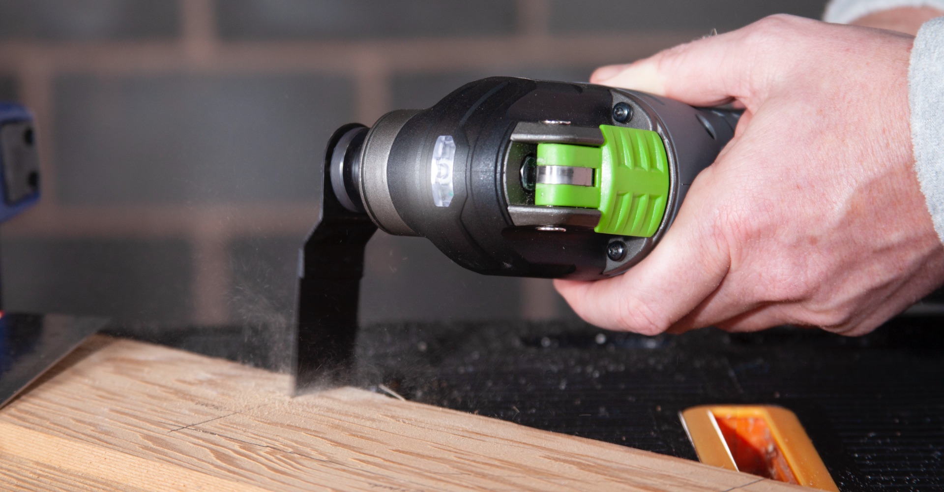 Cordless multi-tool
