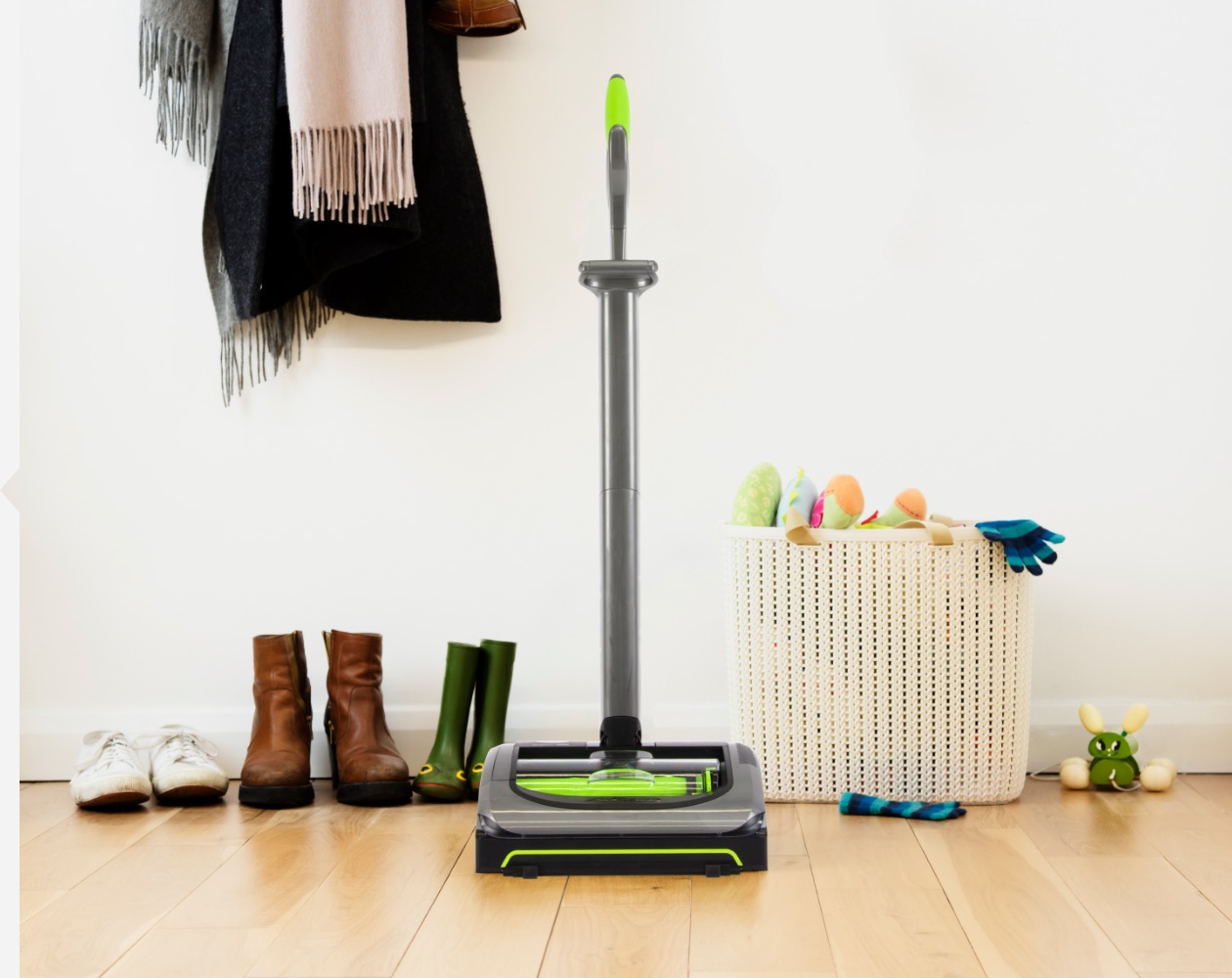 AirRam cordless vacuum cleaner for compact storage