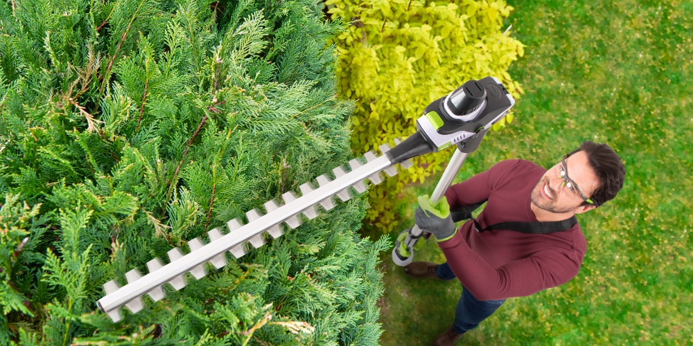 gtech cordless hedge trimmer how to remove blade cover